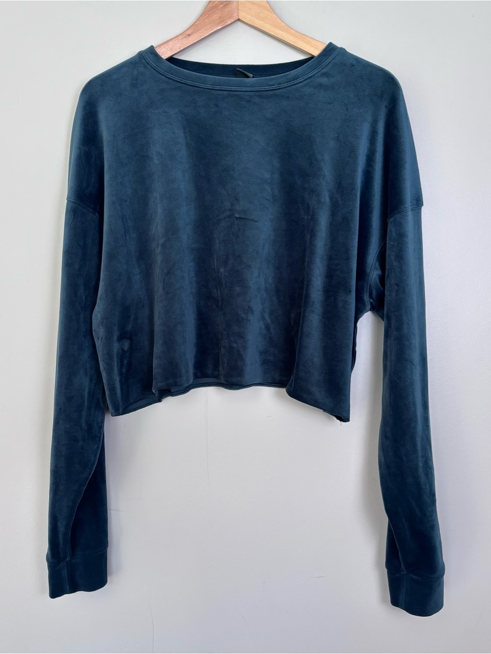Wild Fable Cropped Teal Velour/Velvet Sweater-Women's Size M-Fall/Winter